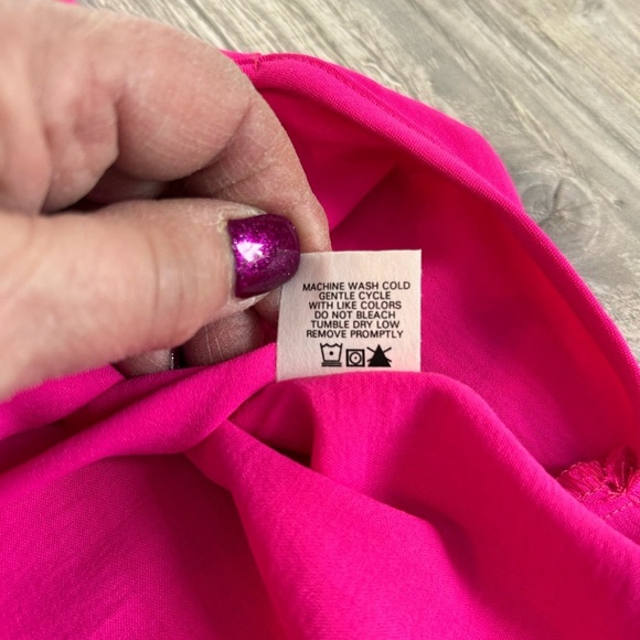 NWT Three Eighty Two  Electric Fuchsia  Wren Surplice Sleeveless V Neck Top Sm. - Picture 8 of 10